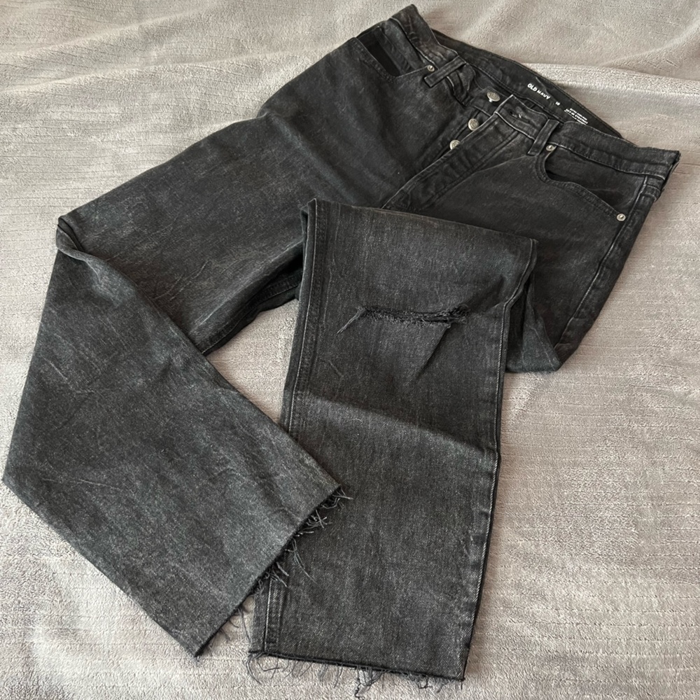 Black washed women’s distessed Jeans size 10